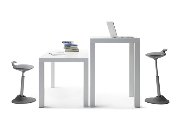 Le tabouret Muvman Factory, existe en deux hauteurs : standard ou haute